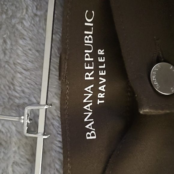Banana Republic Traveler Chinos.BRAND NEW WITH TAGS!! - Picture 2 of 4